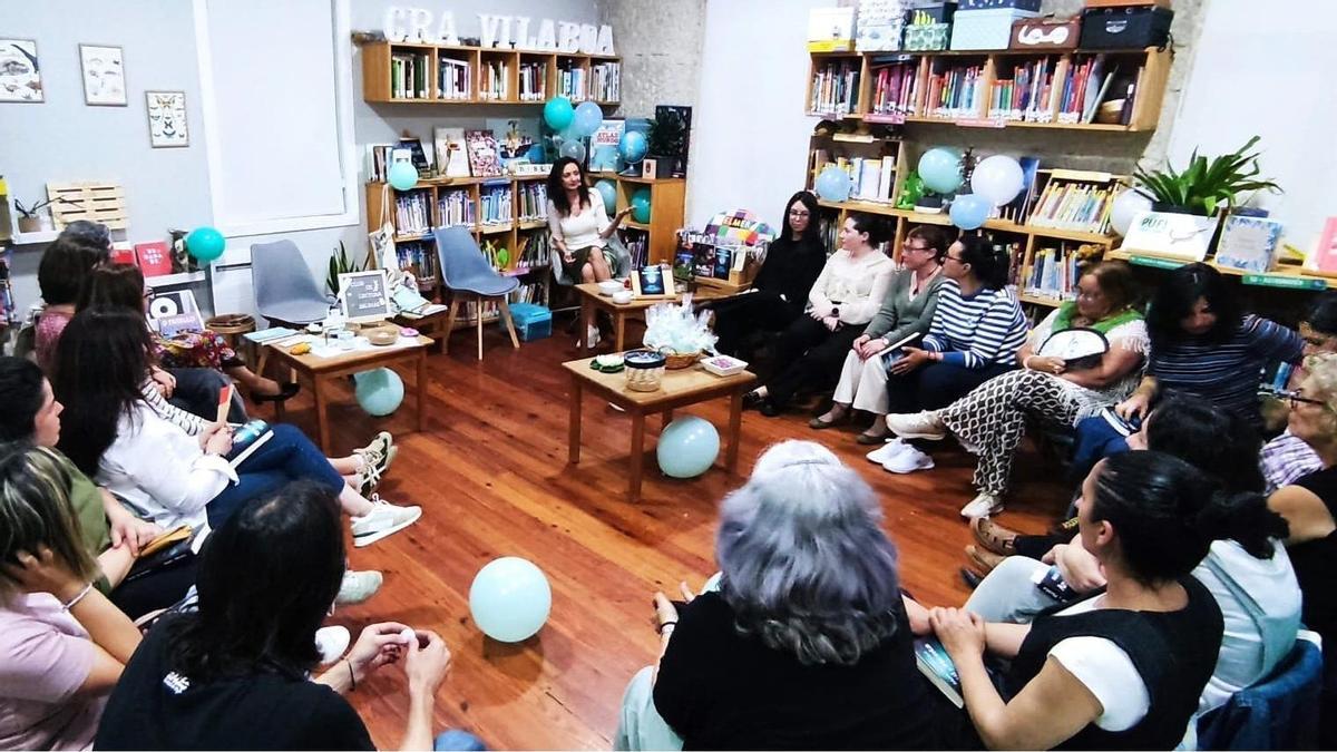 Una de las reuniones del Club de Lectura Salinas, de Vilaboa.