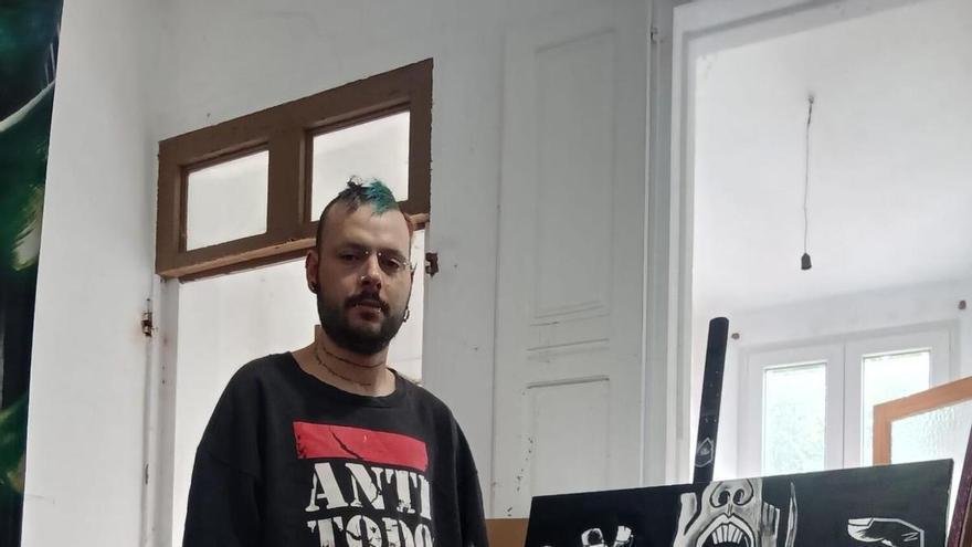 El estradense que convierte sus obsesiones en arte