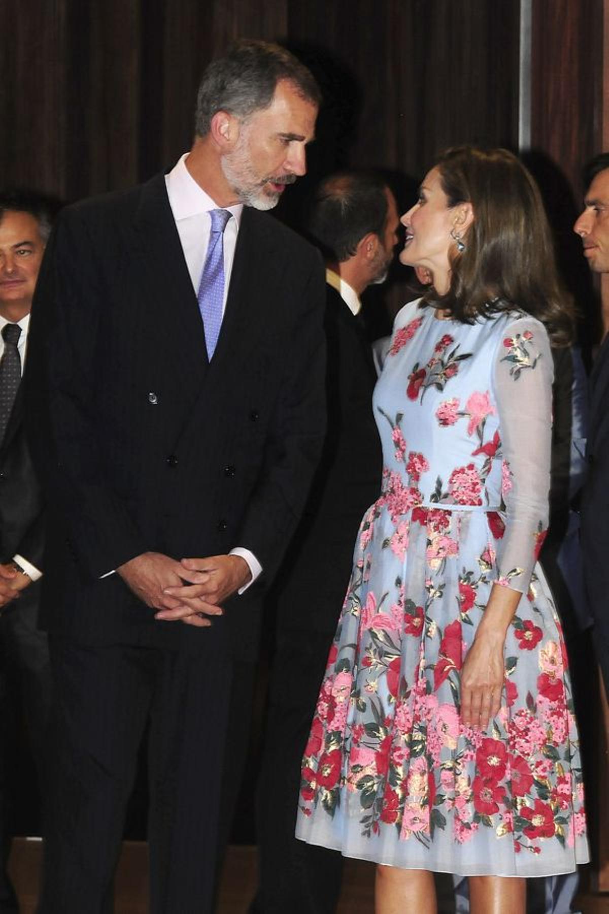 Letizia Ortiz estrena corte de pelo junto a Felipe VI en Palma de Mallorca