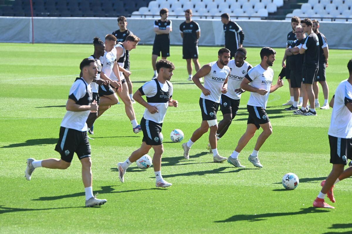 El equipo de Pablo Hernández prepara el partido contra el Burgos