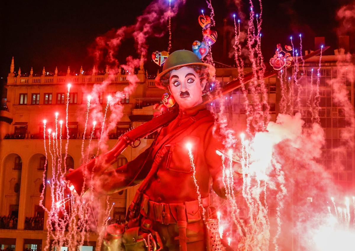 Cremà 2026: Así ha ardido la Falla del Ayuntamiento