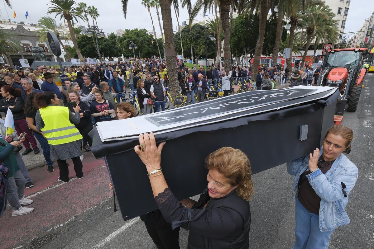 Trabajadores del sector primario en la manifestación contra el acuerdo de Mercosur.