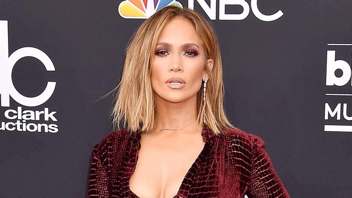 Jennifer Lopez en la alfombra roja de los Billboard Music Awards