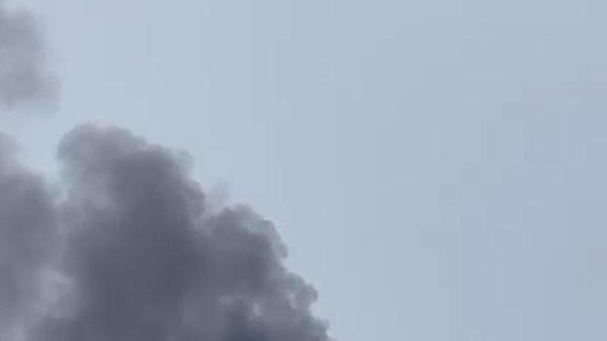 Meterhohe Flammen bei Portitxol: Insassen von brennender Yacht retten sich auf anderes Schiff