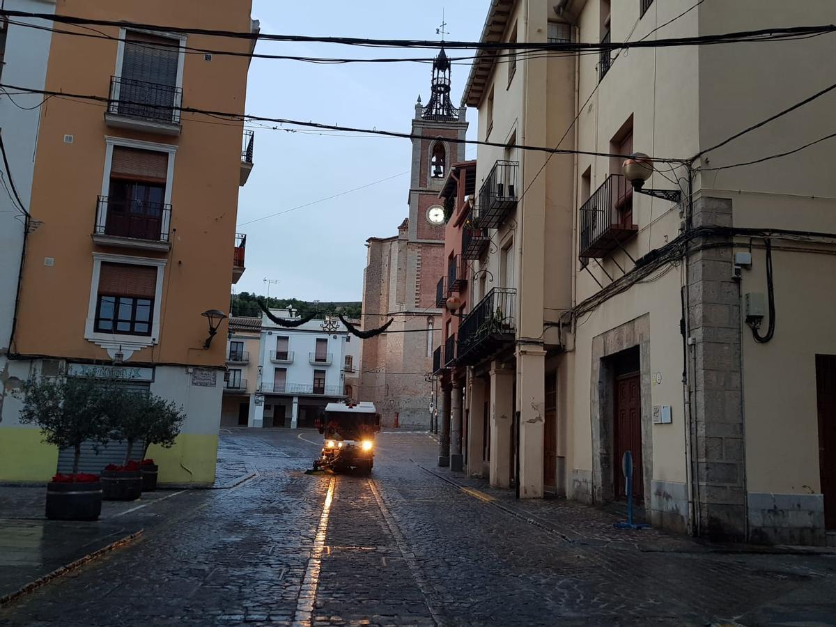 La Plaza Mayor, ya limpia, antes de las 8 horas. La Plaza Mayor, ya limpia, antes de las 8 horas.