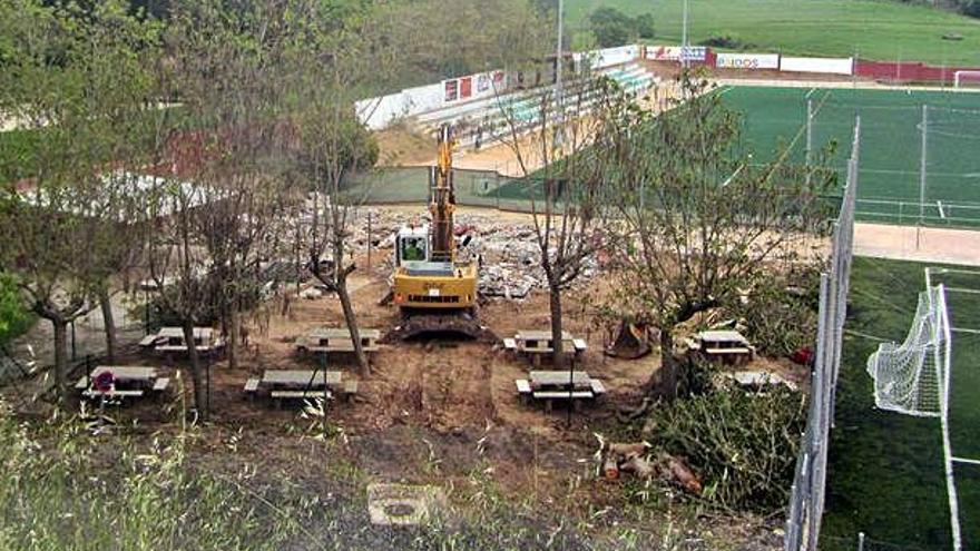 Les obres de construcció del nou bar ja han començat