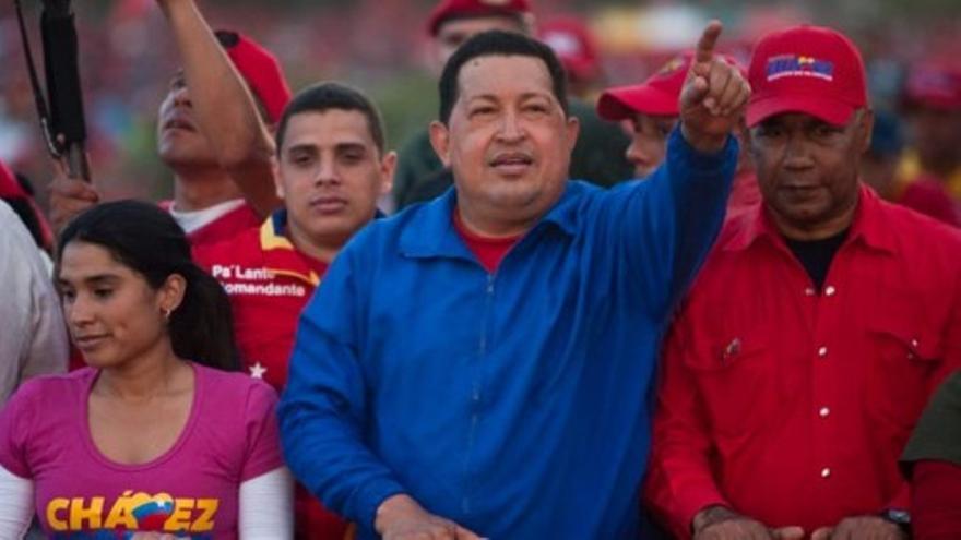 Chávez y Capriles intensifican sus campañas electorales