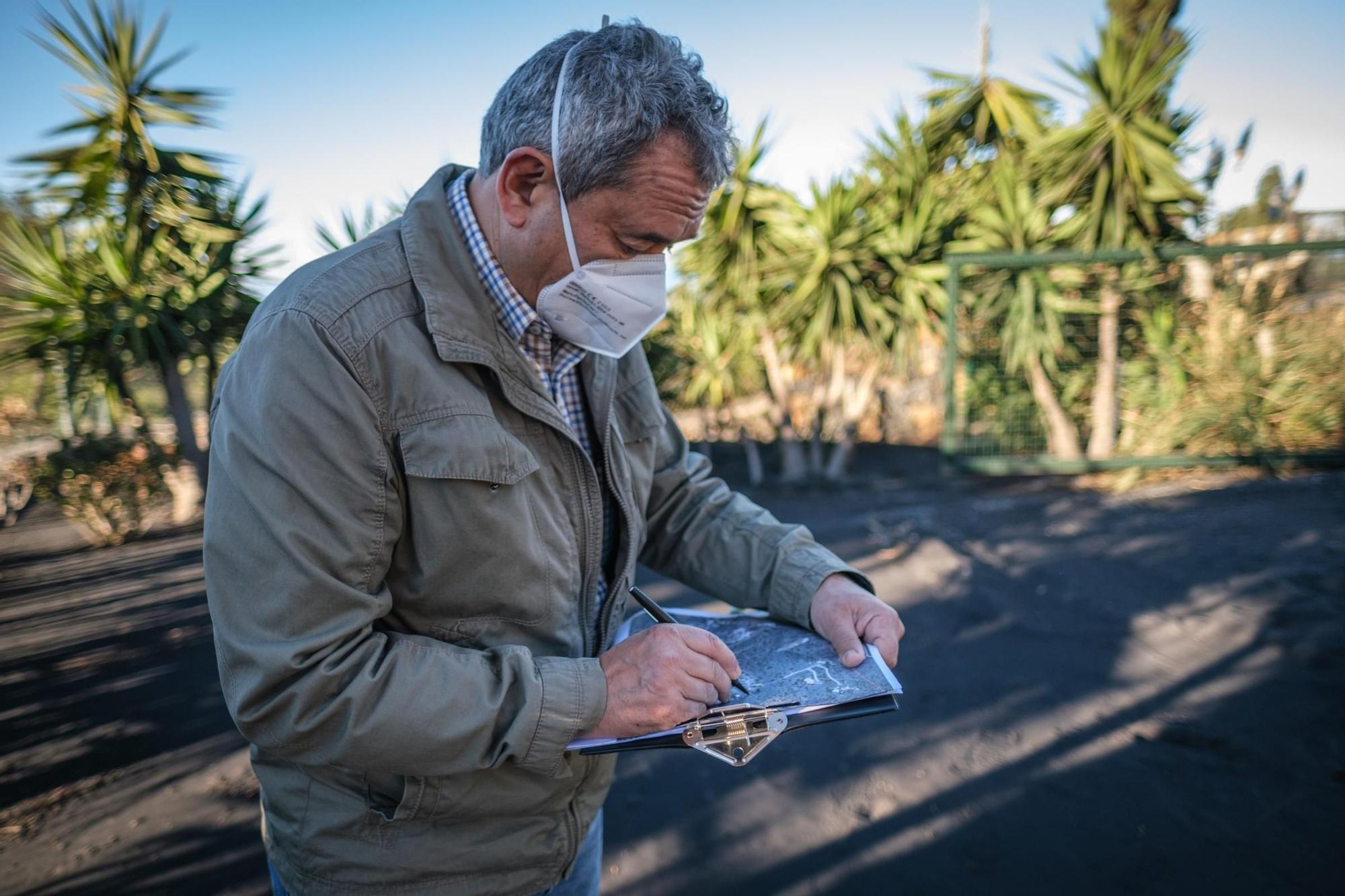 Revisión del estado de las viviendas tras la erupción del volcán de La Palma