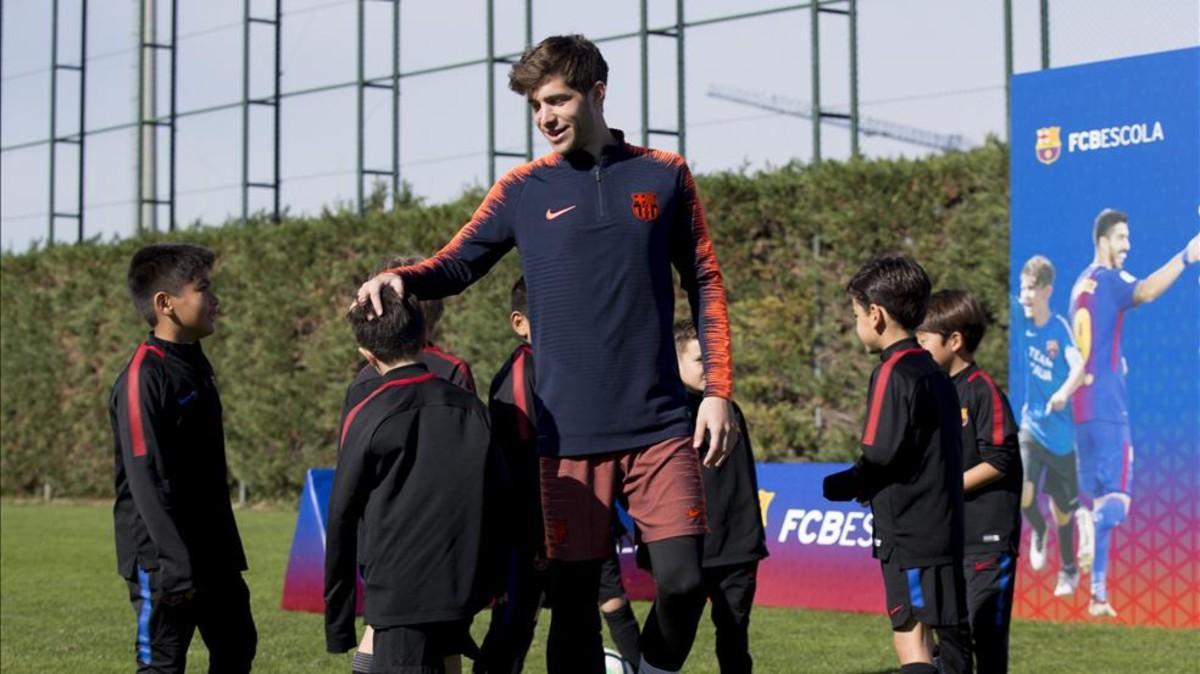 Sergi Roberto apadrina el torneo del  FCB Escola