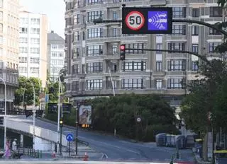 Nuevo radar en A Coruña: Una señal advierte de la limitación a 50 al entrar a Alfonso Molina y de la existencia de un radar