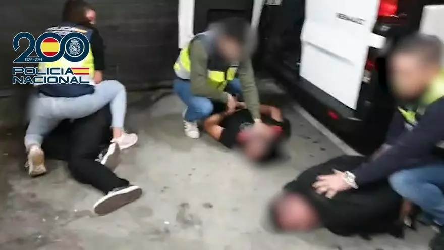 La Policía Nacional aborta un pase de droga de casi 200 kilos de cocaína cuando iba a ser "caleteado" en una furgoneta