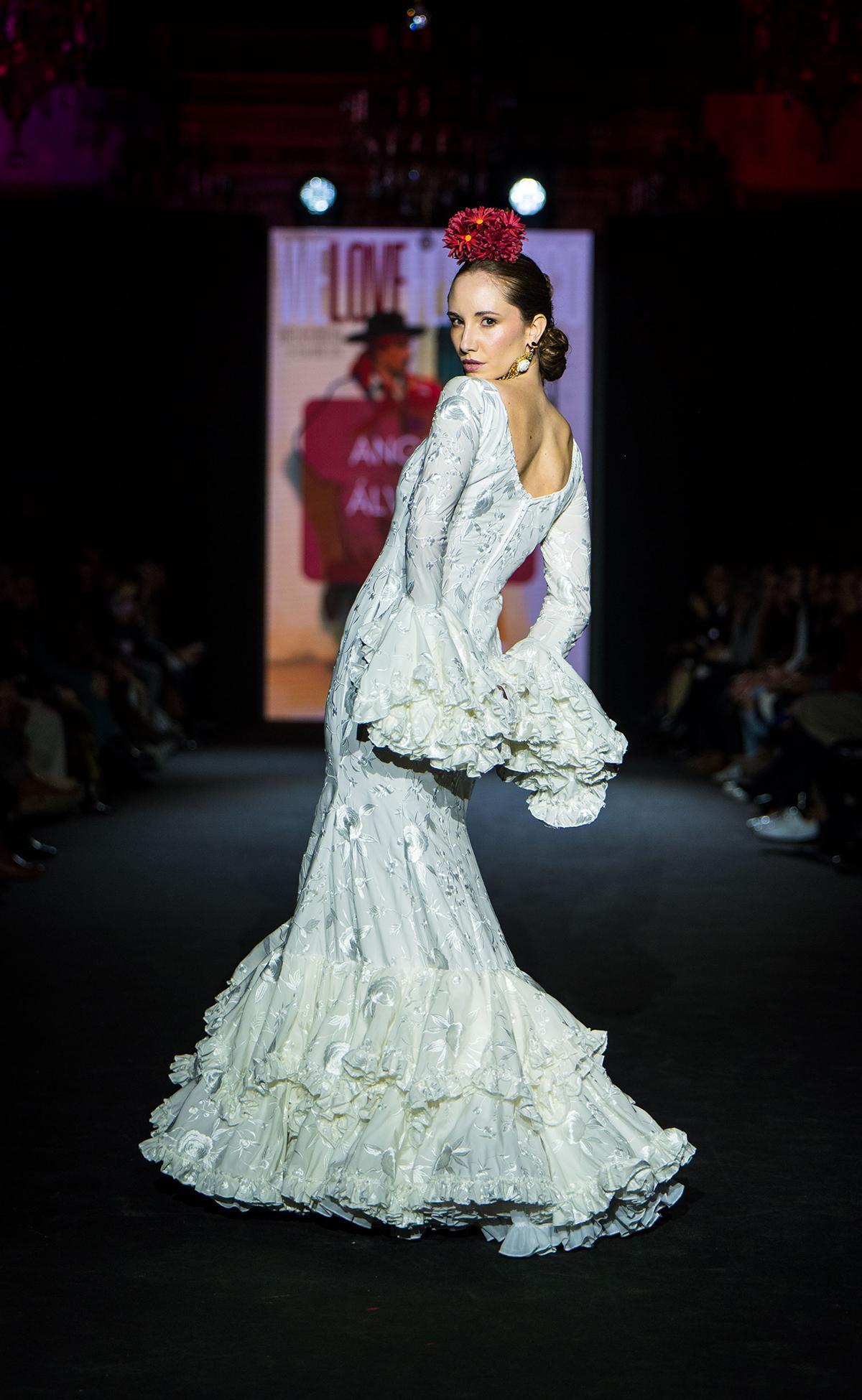 Desfile de Prodetur, la agencia de turismo de la Diputación de Sevilla, en We Love Flamenco.