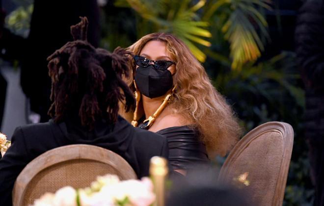 Beyoncé y Jay-Z optaron por look 'total black' para la 63 edición de los Premios Grammy