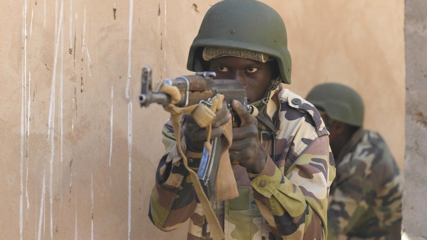 Un &quot;ataque terrorista&quot; en Níger deja al menos doce soldados muertos