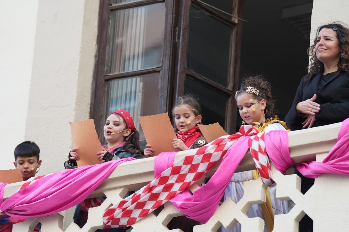 Galería: El viento no puede con el Carnaval en el Grau