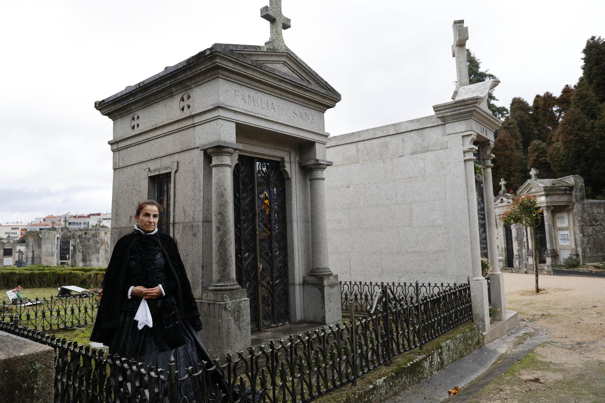 Recorremos el cementerio de Pereiró con Cachamuiña, Concepción Arenal e Irene Ceballos