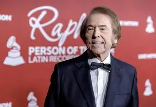 La industria le regala a Raphael "su gran noche" como Persona del Año en los Latin Grammy