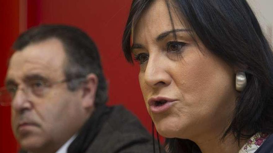 Martín Benito y Ana Sánchez, ayer en el PSOE.