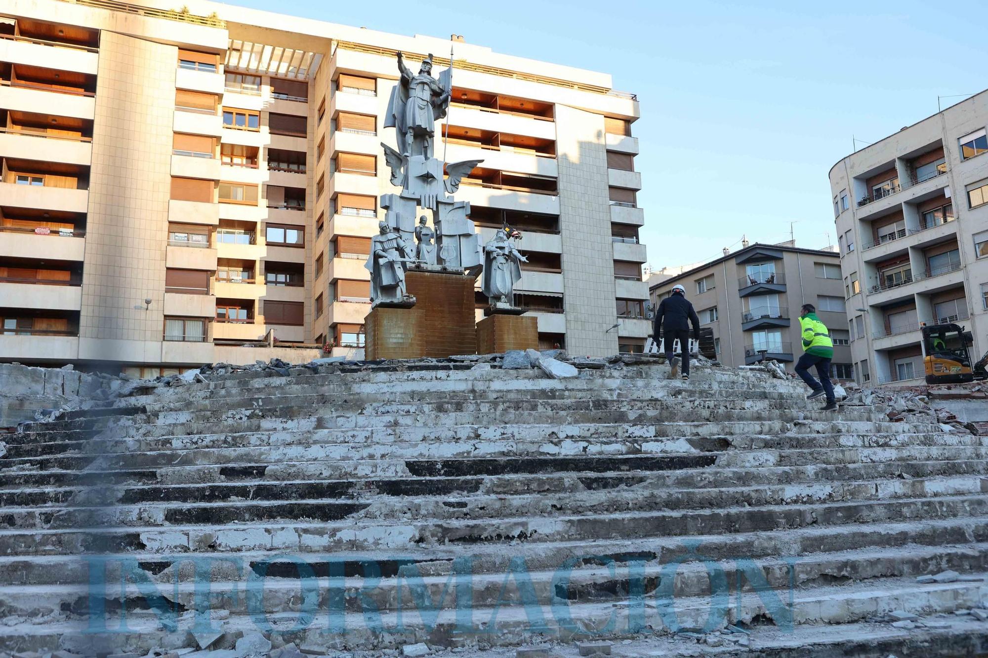 Retiran la imagen de San Jorge de la Rosaleda de Alcoy