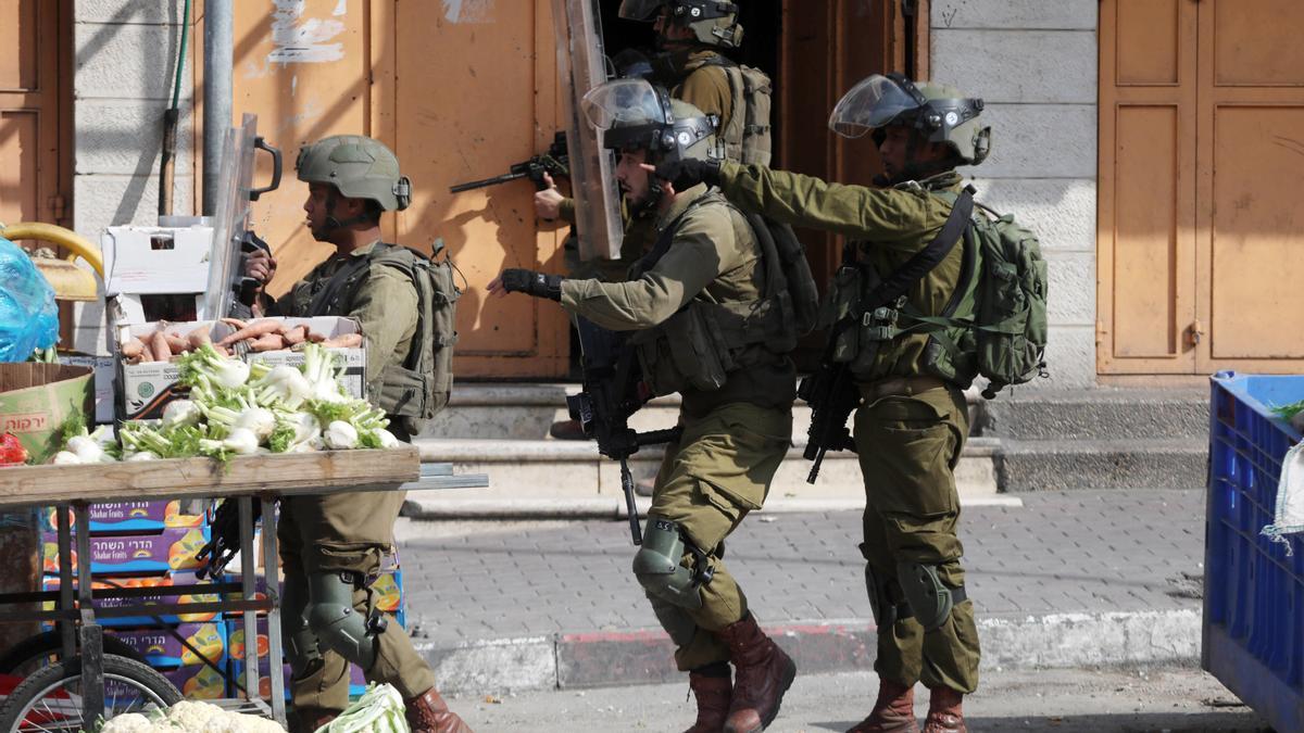 Fuerzas israelíes durante enfrentamientos en Hebrón.