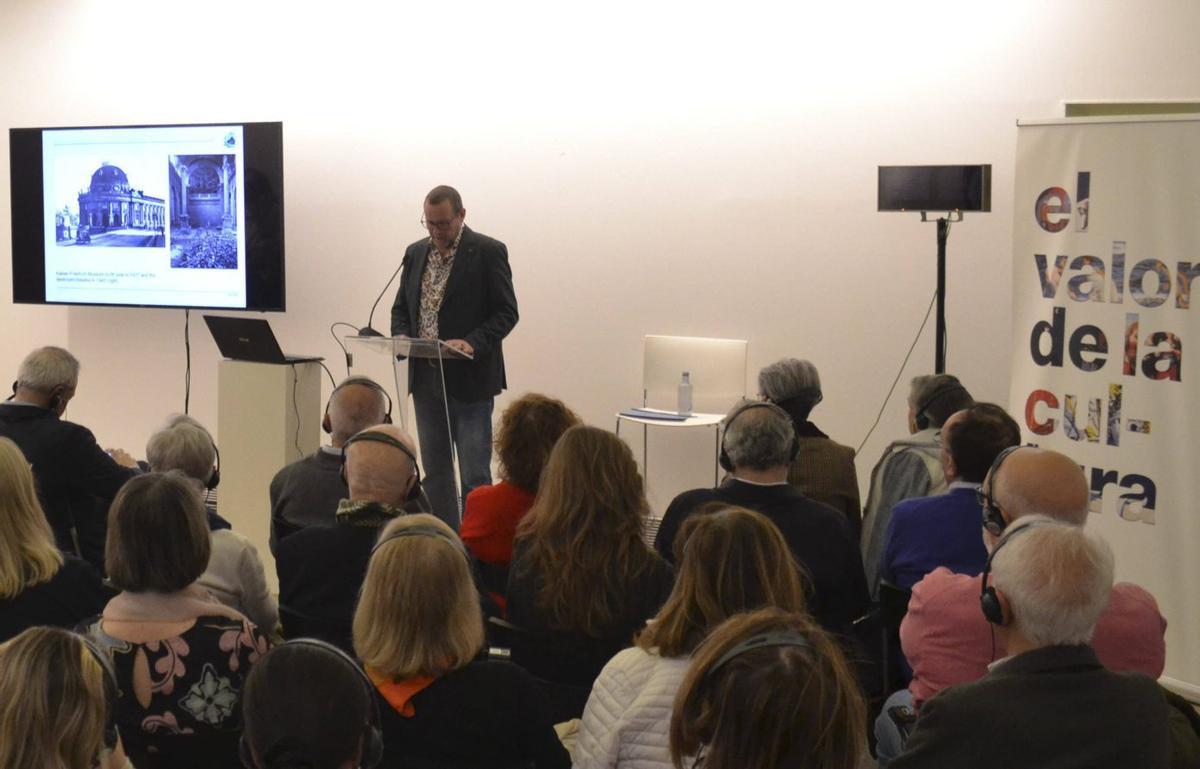 Paul Hofmann, durante su conferencia en el Museo de Bellas Artes de Asturias. | GUILLERMO GARCÍA