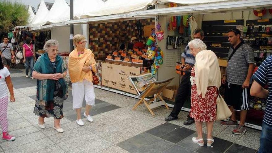 Exposiciones en una edición anterior de la Festa do Mar. // R.V.