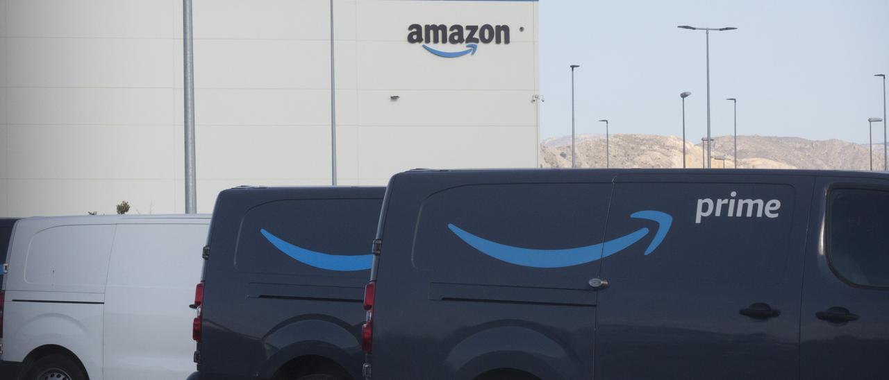 La nave de Amazon en Alicante.