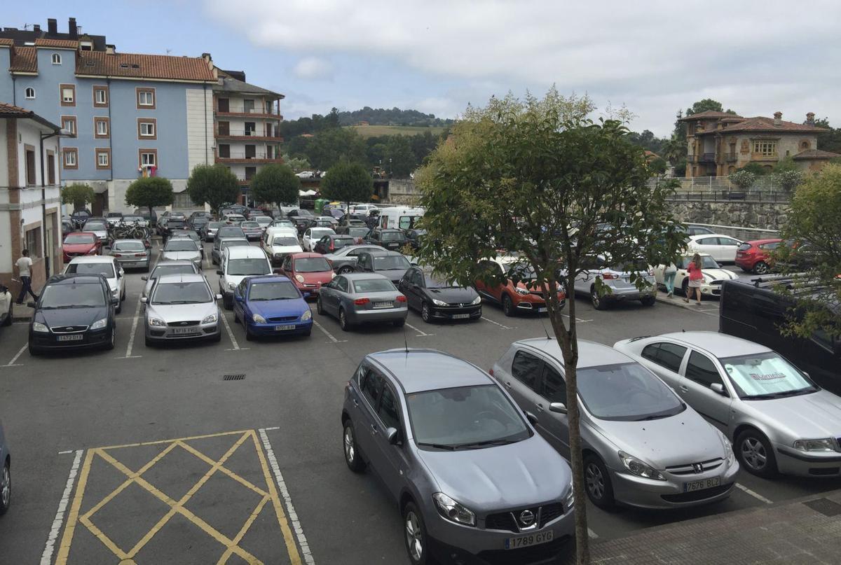 Aparcamiento de El Censu, en pleno centro de Cangas de Onís.