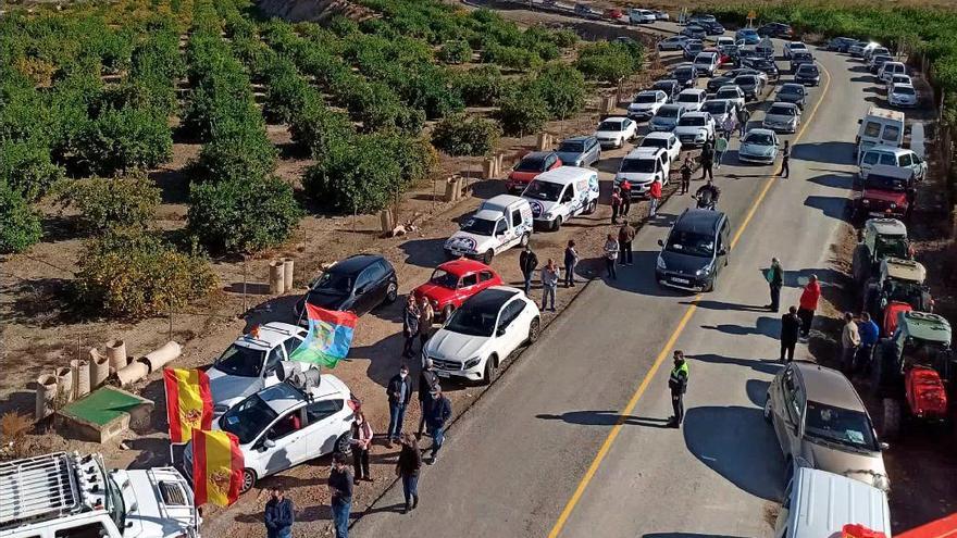 Más de 300 vehículos protestan en Alguazas por el Arco del Noroeste