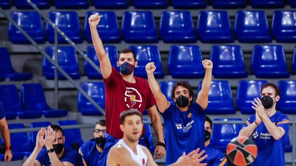 Nikola Mirotic, celebrando una acción del Barça, ante el Madrid