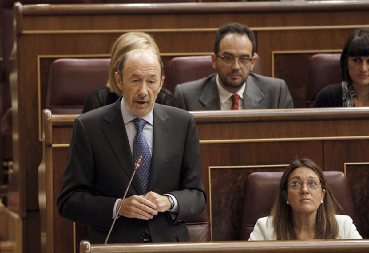 El secretari general del PSOE, Alfredo Pérez Rubalcaba, durant una intervenció al Congrés, el 12 de setembre passat. El secretari general del PSOE, Alfredo Pérez Rubalcaba, durant una intervenció al Congrés, el 12 de setembre passat.