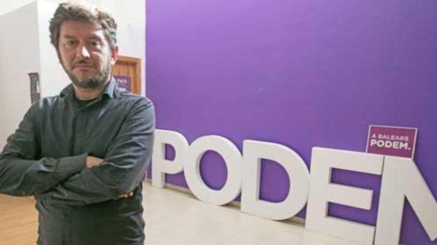 Alberto Jarabo, en la sede de Podemos.