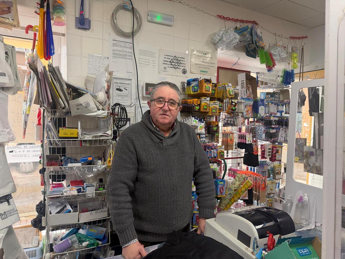 José Ignacio Calderón, en su establecimiento, situado en la calle Colombia.