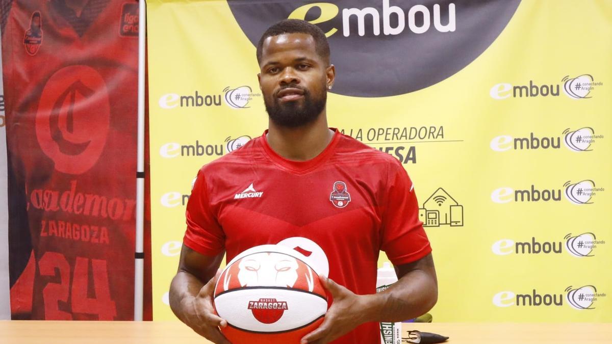 Omar Cook, durante su presentación con el Casademont Zaragoza.