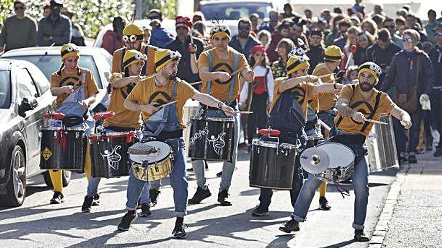 Montjuïc celebra un carnaval «salvatge»