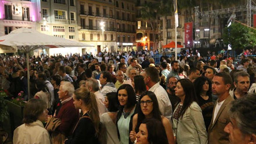 La plaza de la Constitución se llenó con el concierto de la eurovisiva Ruth Lorenzo.