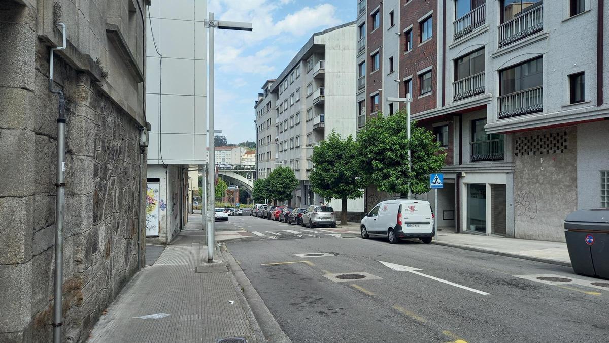 Rúa de A Barca, en la que tuvo lugar el accidente del joven.