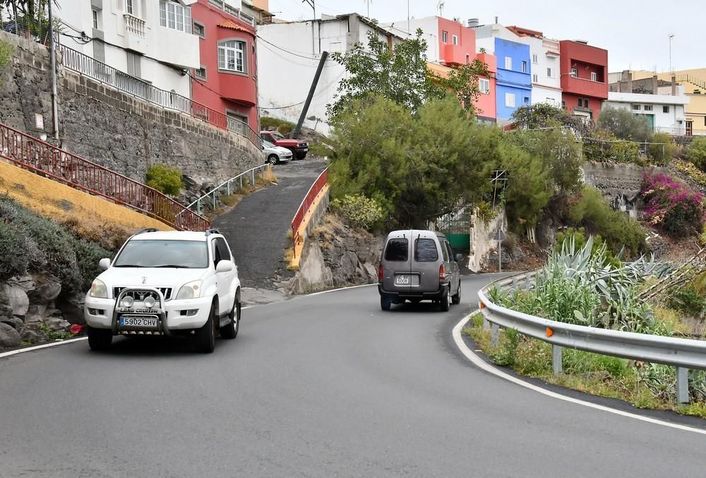 Carretera que sube a Caserones desde la calle Ceres