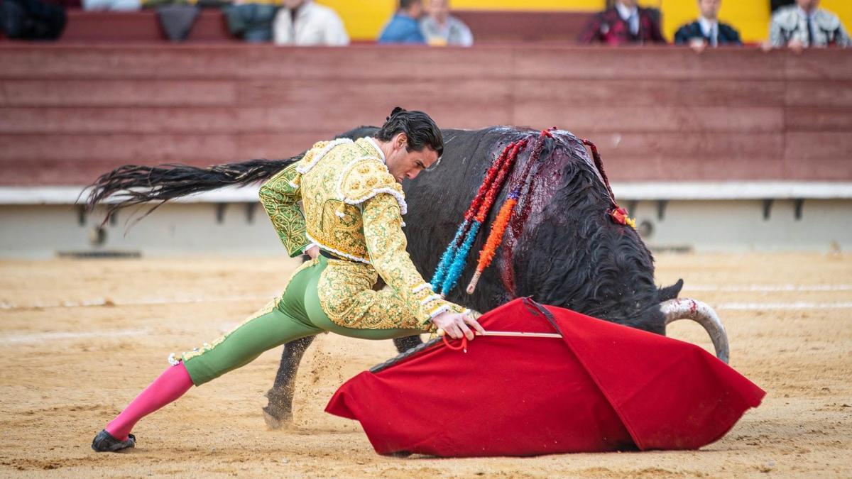 Imagen de la faena de Juan Ortega en la pasada Feria de la Magdalena 2025 de Castelló.