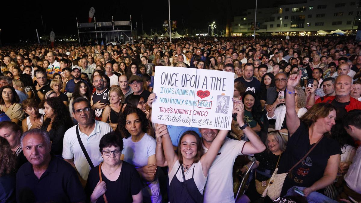 Asistentes a un concierto del pasado verano en Poniente.