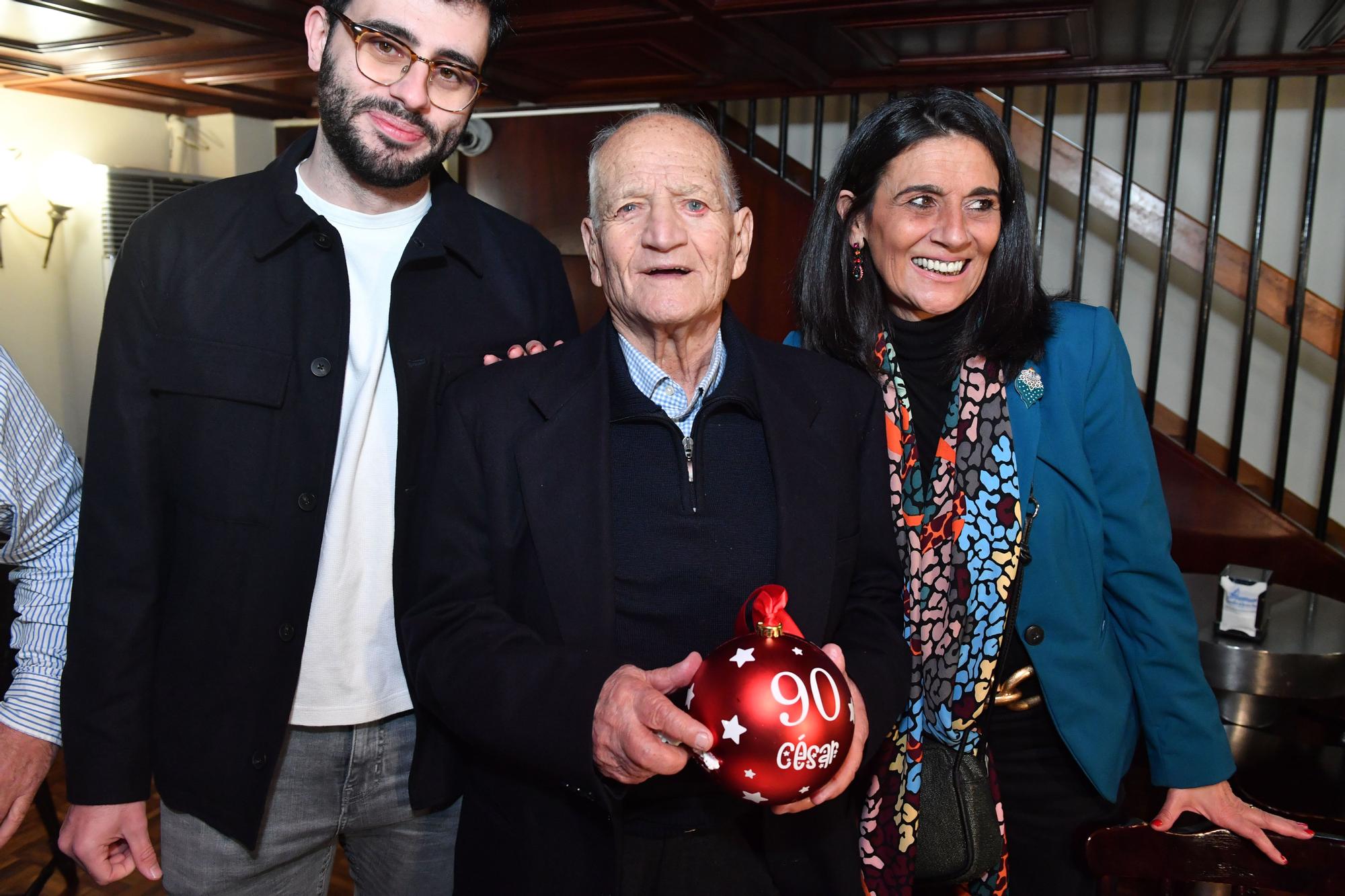 César Bonilla cumple 90 años y lo celebra en el local más antiguo de Bonilla a la Vista que funciona en A Coruña