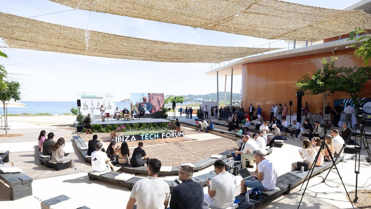 Ponencia del Ibiza Tech Forum en Es Caló des Oli