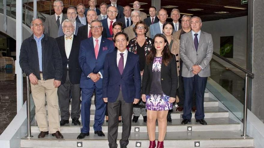 Salvador Arenere y Maribel Tocón, con diversos representantes.