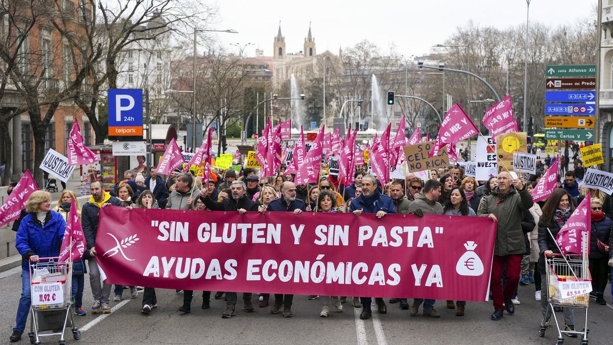 'Sin gluten y sin pasta', los celiacos se manifiestan para pedir ayudas.