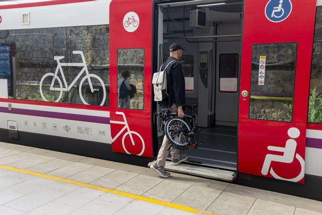 Brompton lanza con Renfe un servicio de subscripción de sus icónicas bicicletas para los usuarios del tren