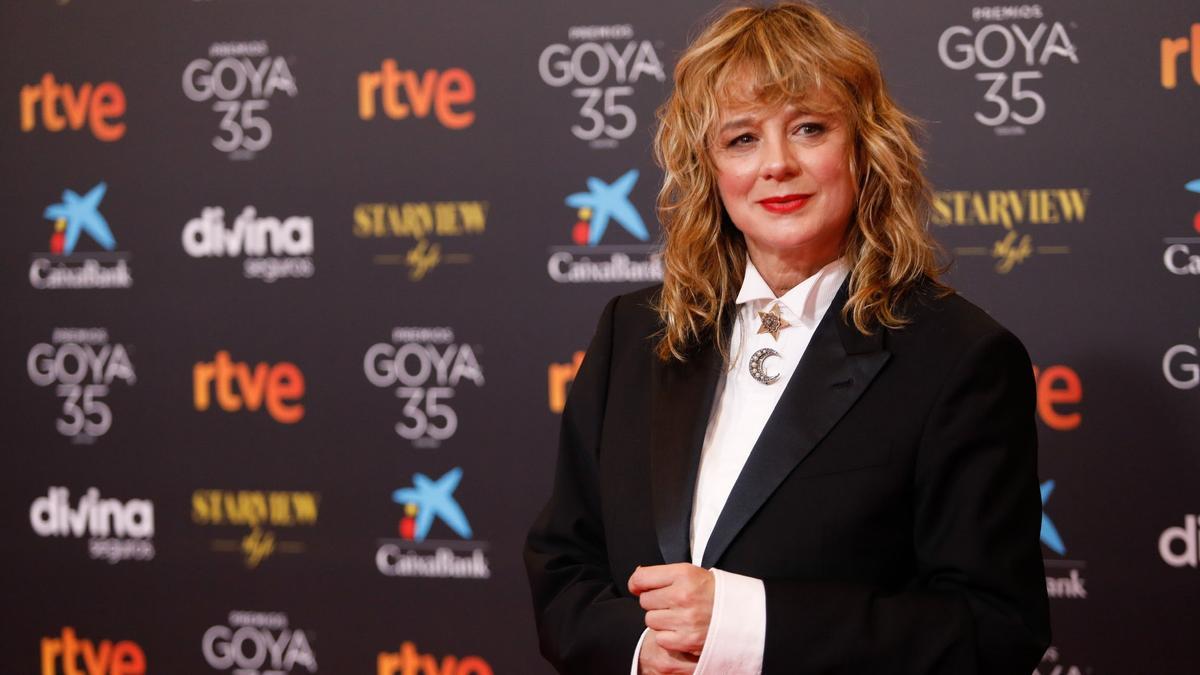 Enma Suárez posa en el 'photocall' de los Goya 2021.