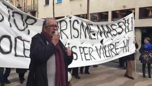 Manifestación en Barcelona contra los efectos del turismo masivo en el precio de la vivienda.