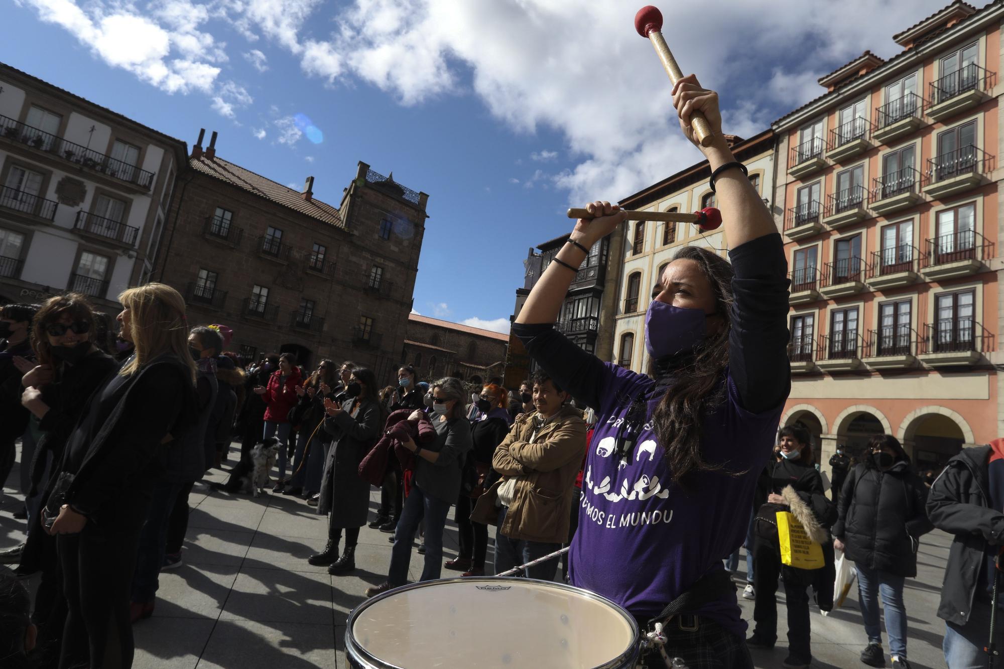 EN IMÁGENES: Así se vivió el Día de la Mujer (8M) en Avilés