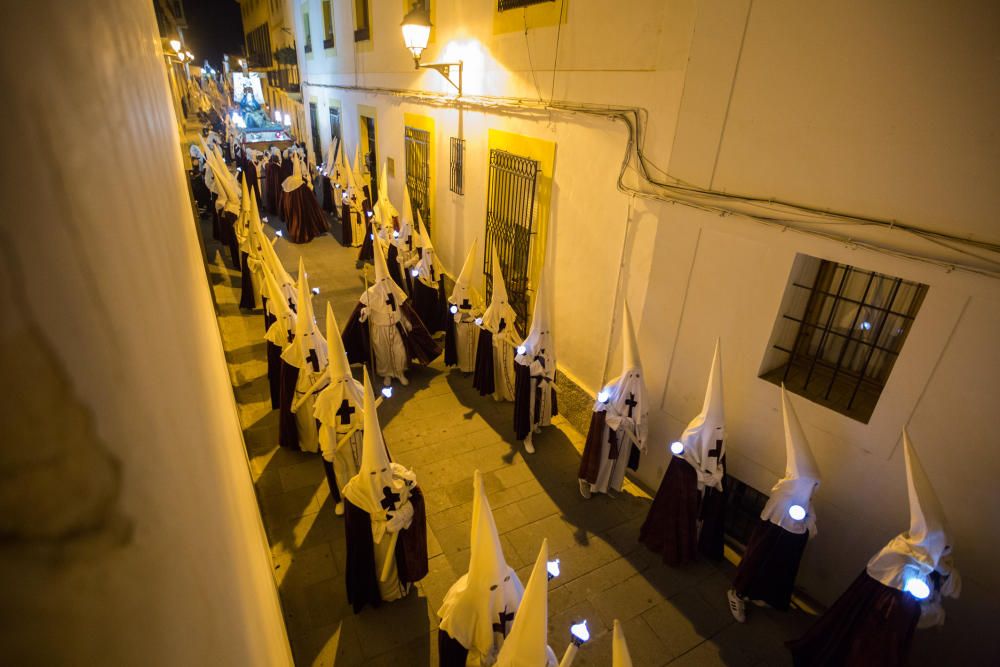 Santo Entierro de piedra y silencio