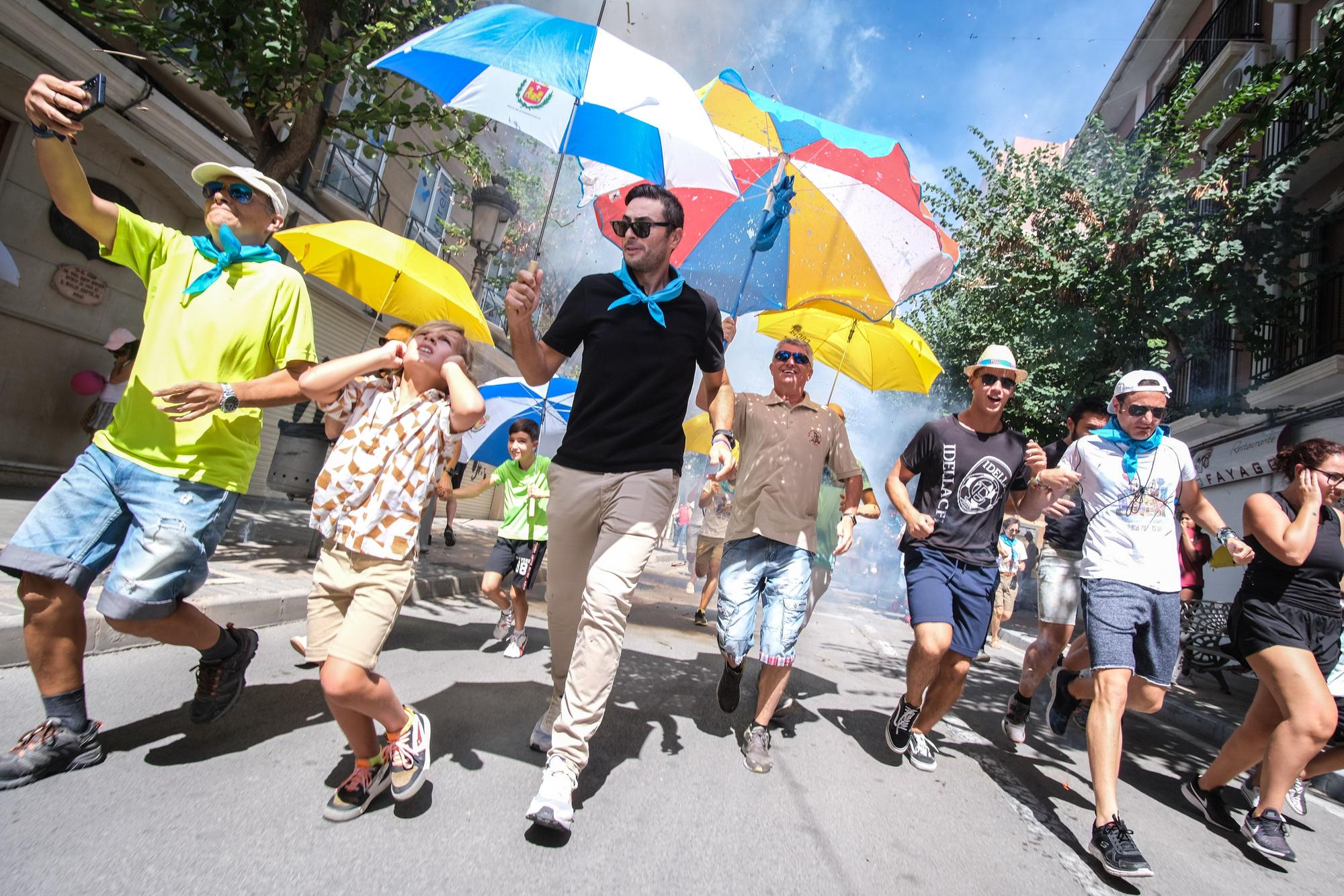 Segundo día de "Correr la traca" y suelta de globos de las Fiestas Mayores de Elda